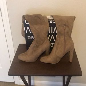 Wild Diva Lounge size 10 Taupe knee high boots